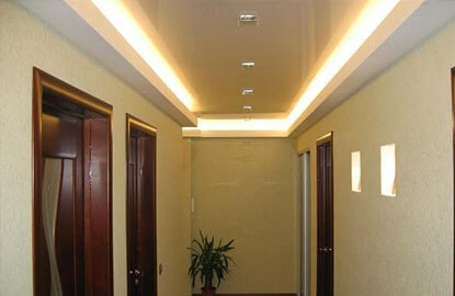 Натяжные потолки с подсветкой в коридор рисунок 3462